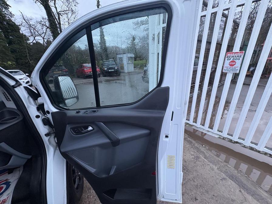 2015 Ford Transit Custom – Model: Transit Custom 290 Ltd E-Tech – GX15PZJ