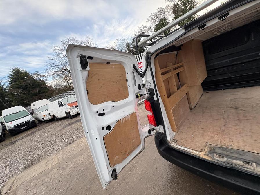 2020 Vauxhall Vivaro – Model: Vivaro 2700 Edition S/S – BD70FTU