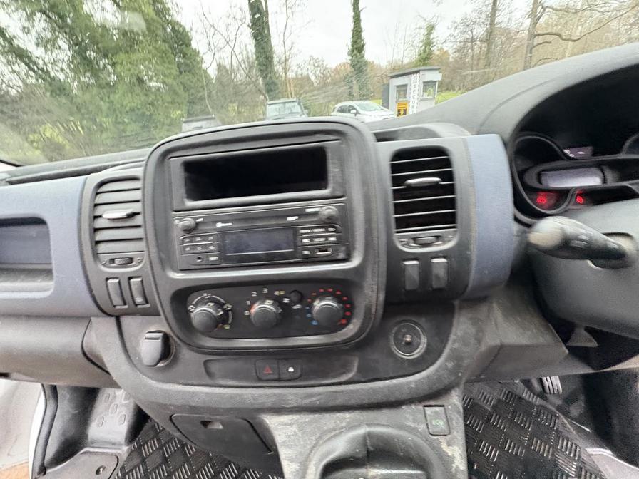 2016 Vauxhall Vivaro – Model: Vivaro  2700 CDTI – DT65UMD