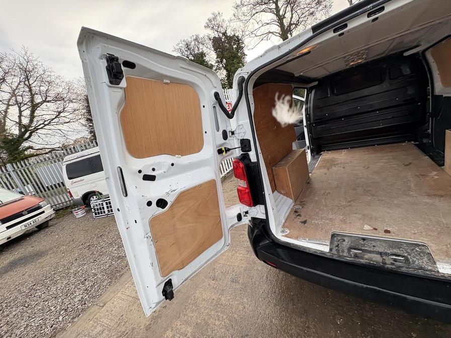 2021 Vauxhall Vivaro – Model: Vivaro 2900 Dynamic S/S – DL21ZUD