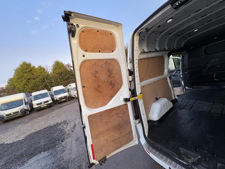 2014 Ford Transit Custom – Model: Transit Custom 290 Ltd E-Tech – RV64ZHM