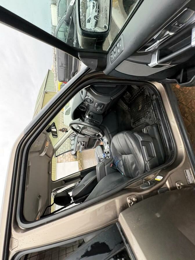 2011 Land Rover Discovery – Model: Discovery SDV6 Auto 255 – WR61LVV/V2MOF