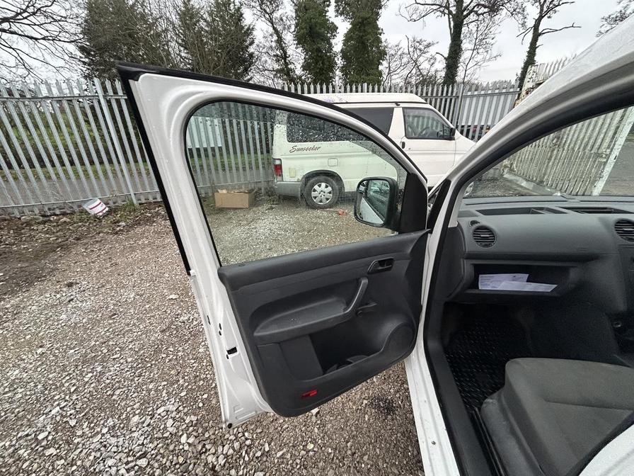 2014 Volkswagen Caddy – Model: Caddy C20 Startline TDI BlueMotion Technology – VN64KJV