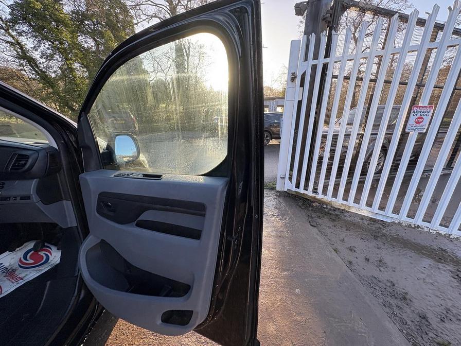 2017 Toyota Proace – Model: Proace Comfort TSS – B13KDR/LP17XFW