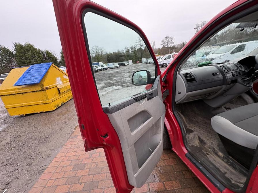 2015 Volkswagen Transporter – Model: Transporter T28 StartLine TDI – GY15GWU