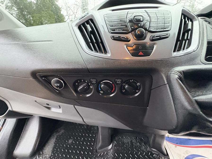 2017 Ford Transit Custom – Model: Transit Custom 290 Limited – AY67OAU