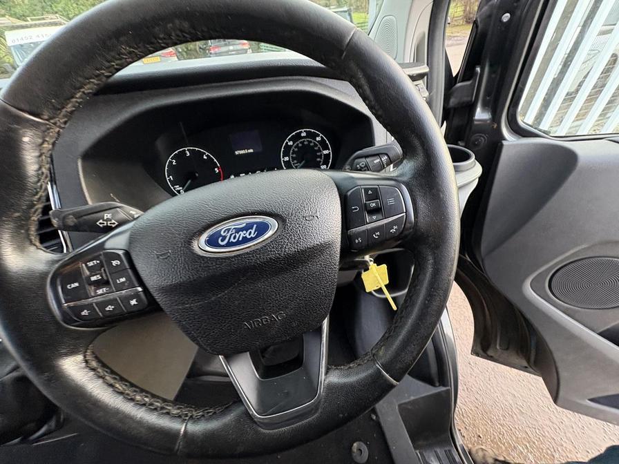 2018 Ford Transit Custom – Model: Transit Custom 300 Limited – P13HFE /YV68AJO