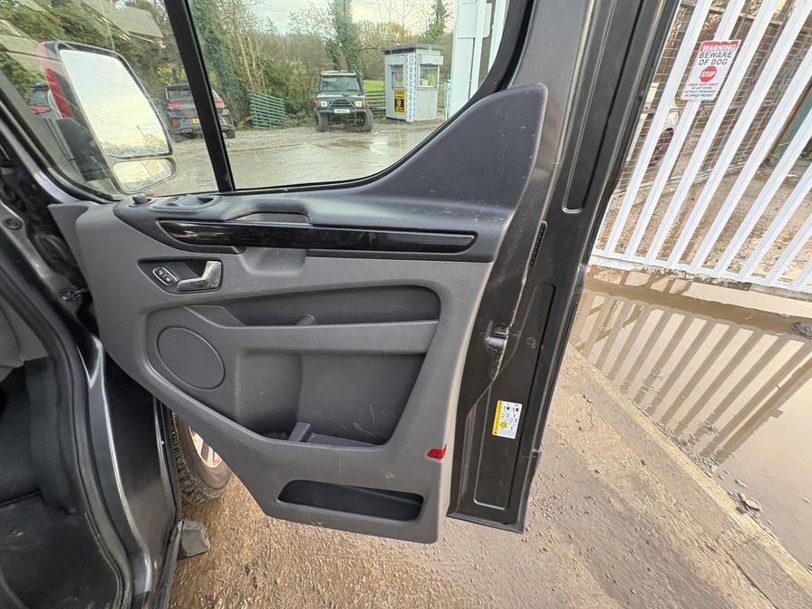 2018 Ford Transit Custom – Model: Transit Custom 300 Limited – P13HFE /YV68AJO