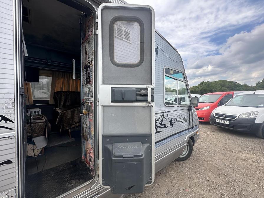 1990 Talbot Express – Model: Express 1500 P – H929YYW