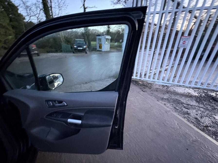 2020 Ford Transit Connect – Model: Transit Connect 240 Limited TDCi – RJ20SXF