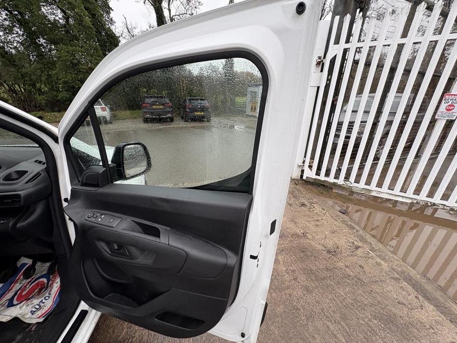 2020 Peugeot Partner – Model: Partner Professional L1 Blue HDi – SG20KFL