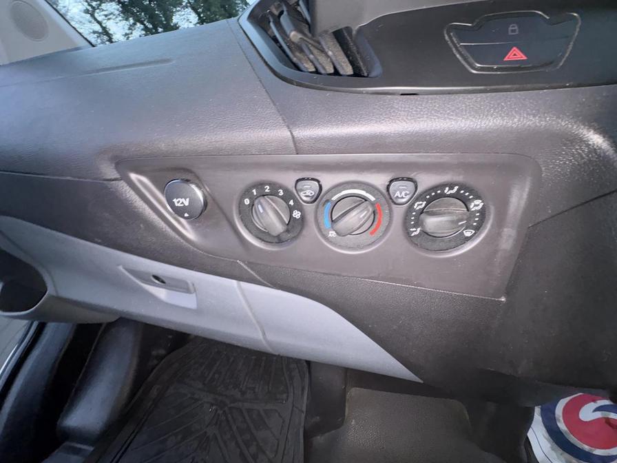 2015 Ford Transit Custom – Model: Transit Custom 290 Ltd E-Tech – GX15PZJ