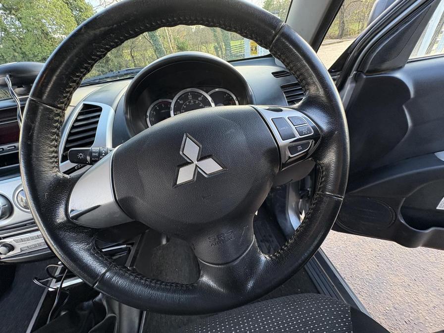 2015 Mitsubishi L200 – Model: L200 Challenger LWB Double Cab DI-D 4×4 – SL15CHX