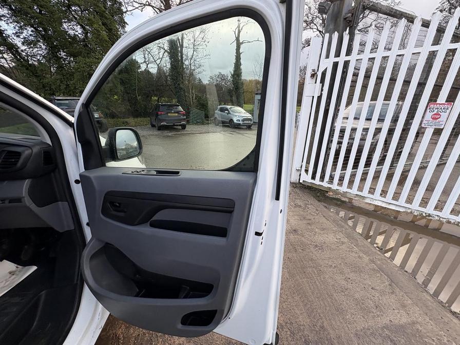 2019 Citroen Dispatch – Model: Dispatch 1400 Enterprise Blue HDi S/S – NG19GFO