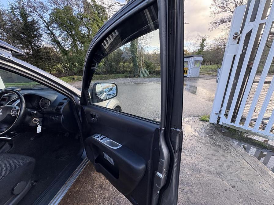 2015 Mitsubishi L200 – Model: L200 Challenger LWB Double Cab DI-D 4×4 – SL15CHX