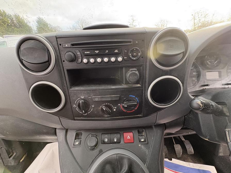 2018 Peugeot Partner – Model: Partner SE L1 Blue HDi – MT18RXN