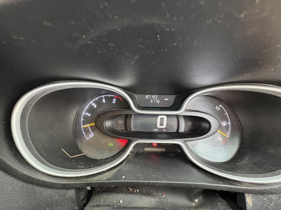 2017 Vauxhall Vivaro – Model: Vivaro  2900 Sportive CDTi – DY66WSW