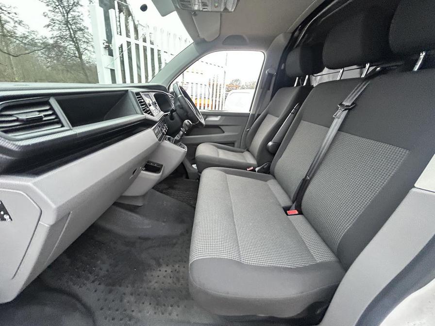 2022 Volkswagen Transporter – Model: Transporter T28 StartLine TDI – KS22EWH