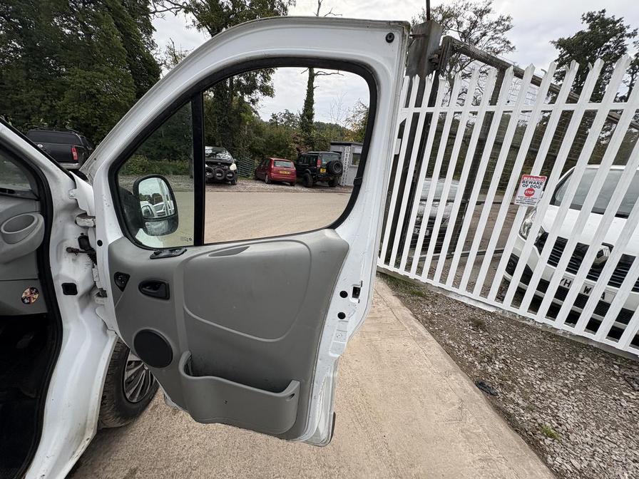 2011 Vauxhall Vivaro – Model: Vivaro  2900 CDTI SWB – YJ11FZT