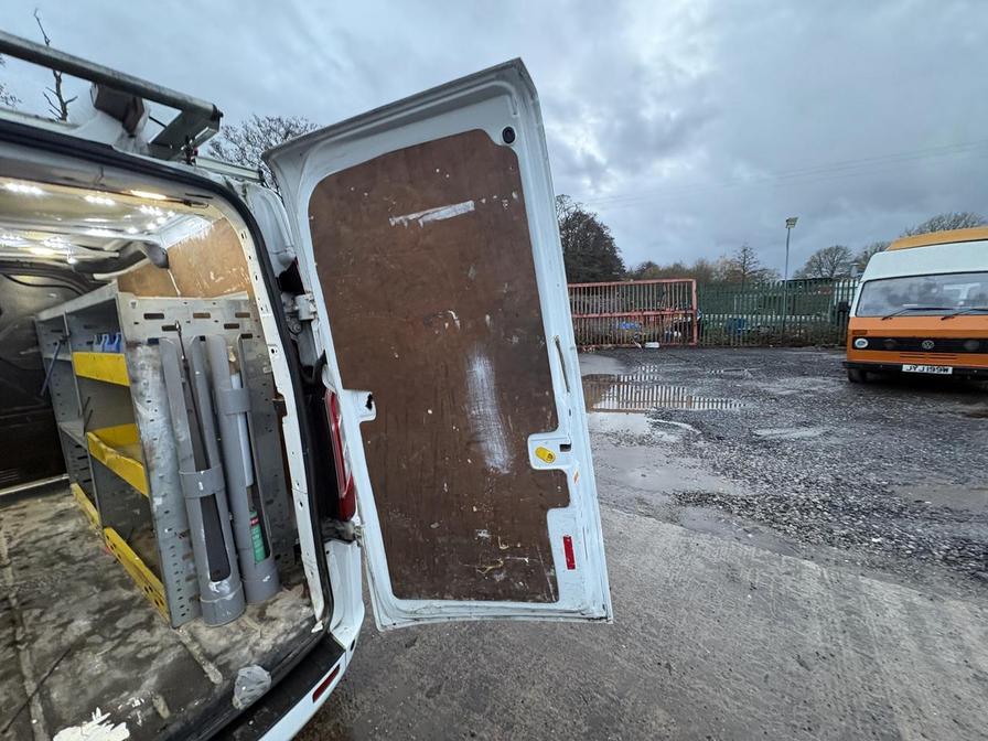 2015 Ford Transit Custom – Model: Transit Custom 290 Ltd E-Tech – GX15PZJ