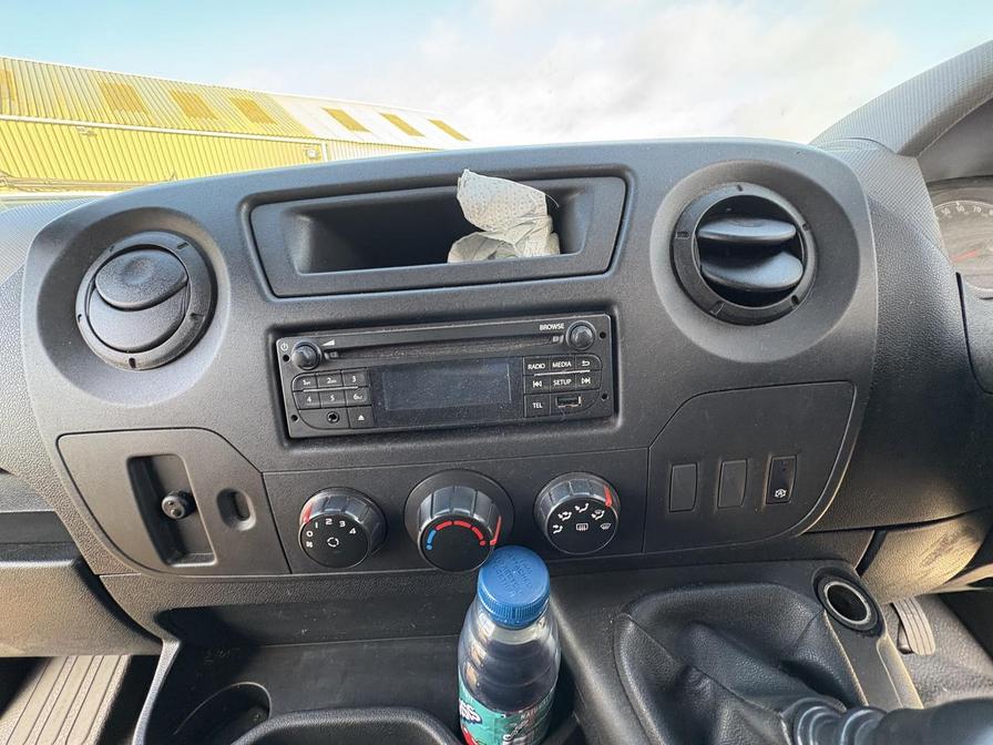 2015 Vauxhall Movano – Model: Movano F3500 L3H2 CDTi S/S – FL15LYY