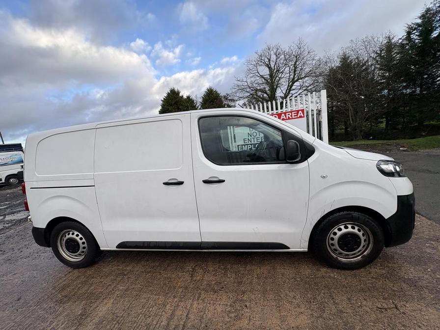 2022 Vauxhall Vivaro – Model: Vivaro  F2700 Dynamic S/S – SO22NBE