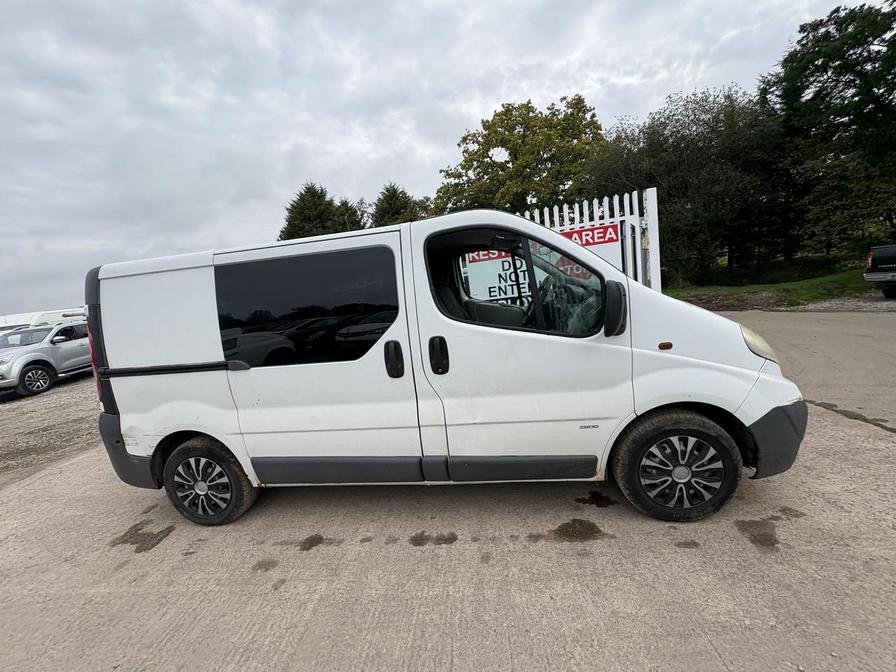 2011 Vauxhall Vivaro – Model: Vivaro  2900 CDTI SWB – YJ11FZT