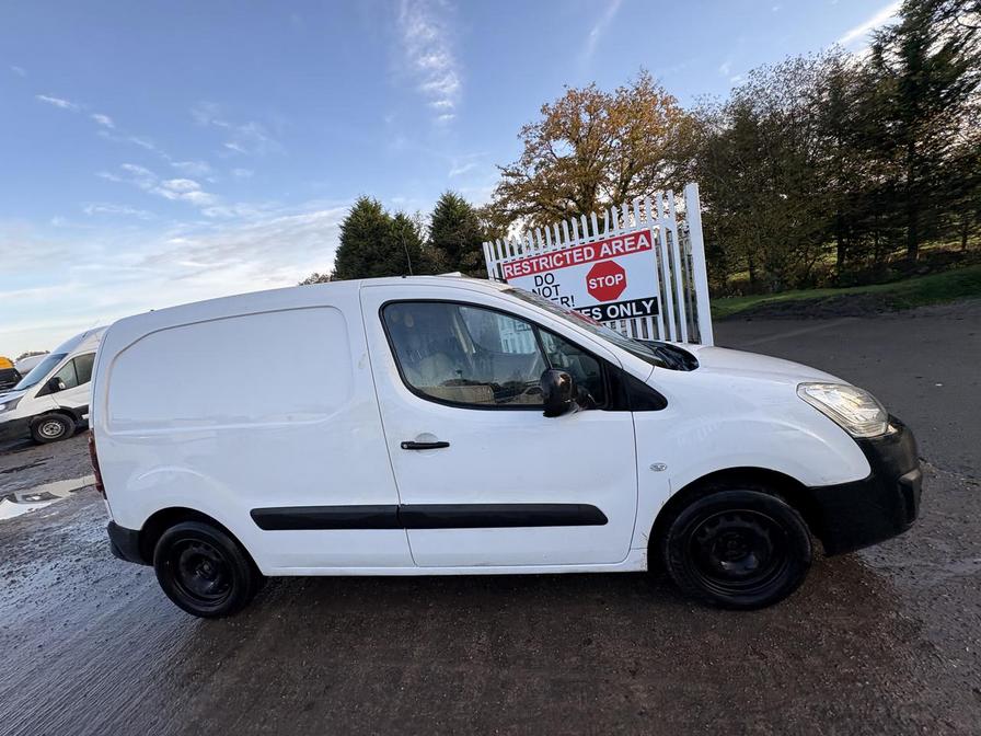 2017 Citroen Berlingo – Model: Berlingo 625 LX Blue HDi – PO17ZHK