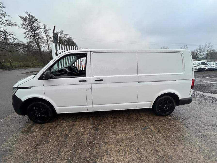 2022 Volkswagen Transporter – Model: Transporter T28 StartLine TDI – KS22EWH