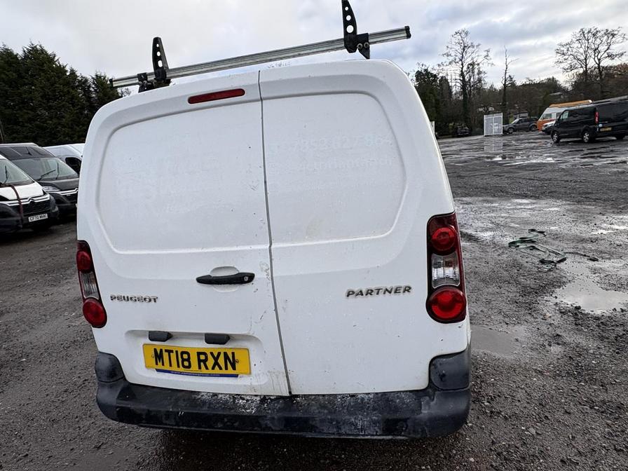 2018 Peugeot Partner – Model: Partner SE L1 Blue HDi – MT18RXN