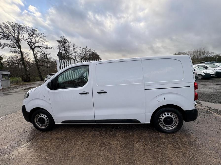 2022 Vauxhall Vivaro – Model: Vivaro  F2700 Dynamic S/S – SO22NBE