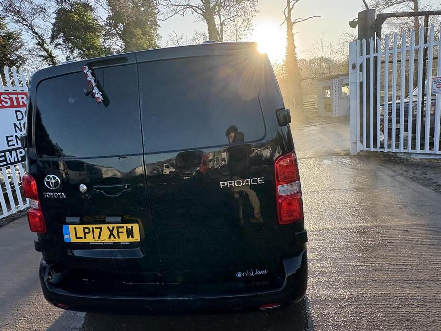 2017 Toyota Proace – Model: Proace Comfort TSS – B13KDR/LP17XFW