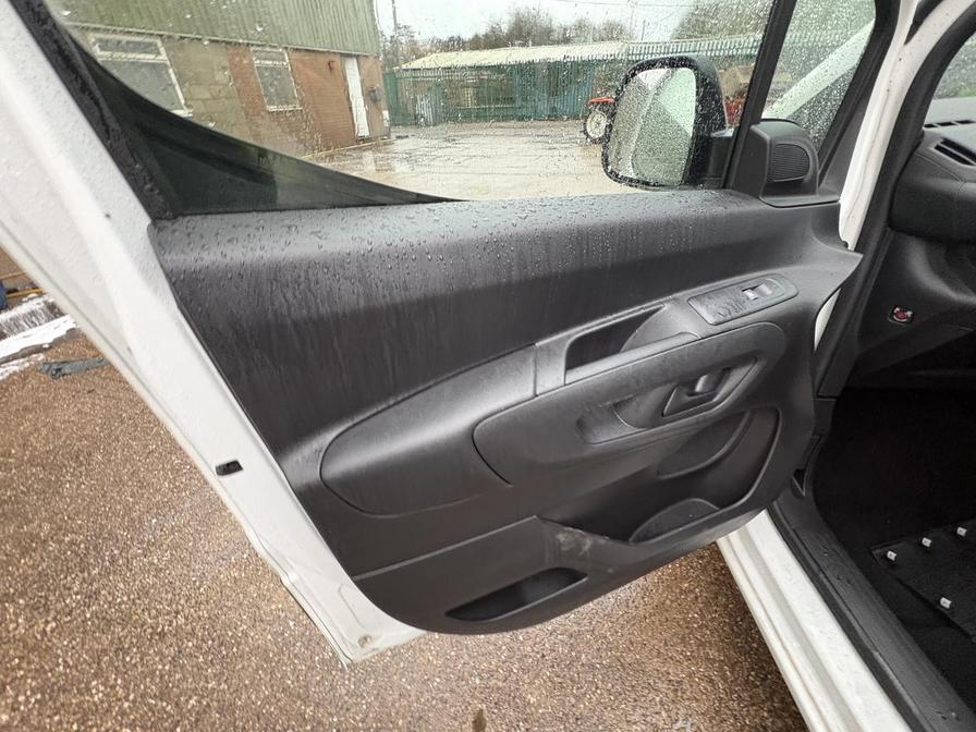 2021 Toyota Proace City – Model: Proace City Icon – SH21AHE