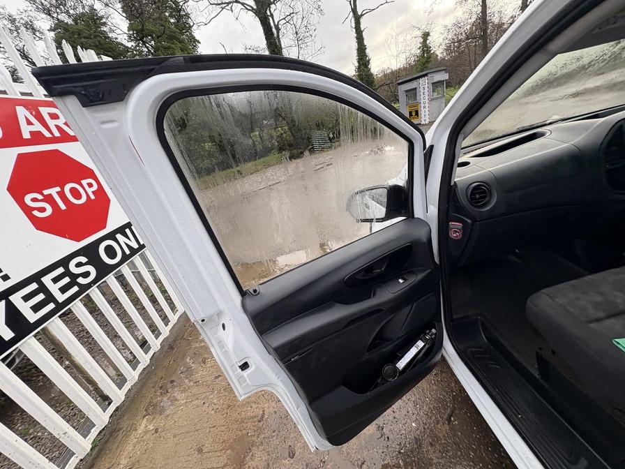 2016 Mercedes-Benz Vito – Model: Vito 111 CDi – EF66SKE