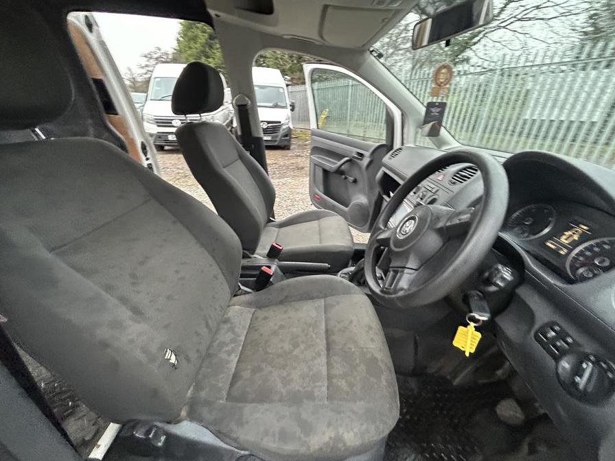 2014 Volkswagen Caddy – Model: Caddy C20 Startline TDI BlueMotion Technology – VN64KJV