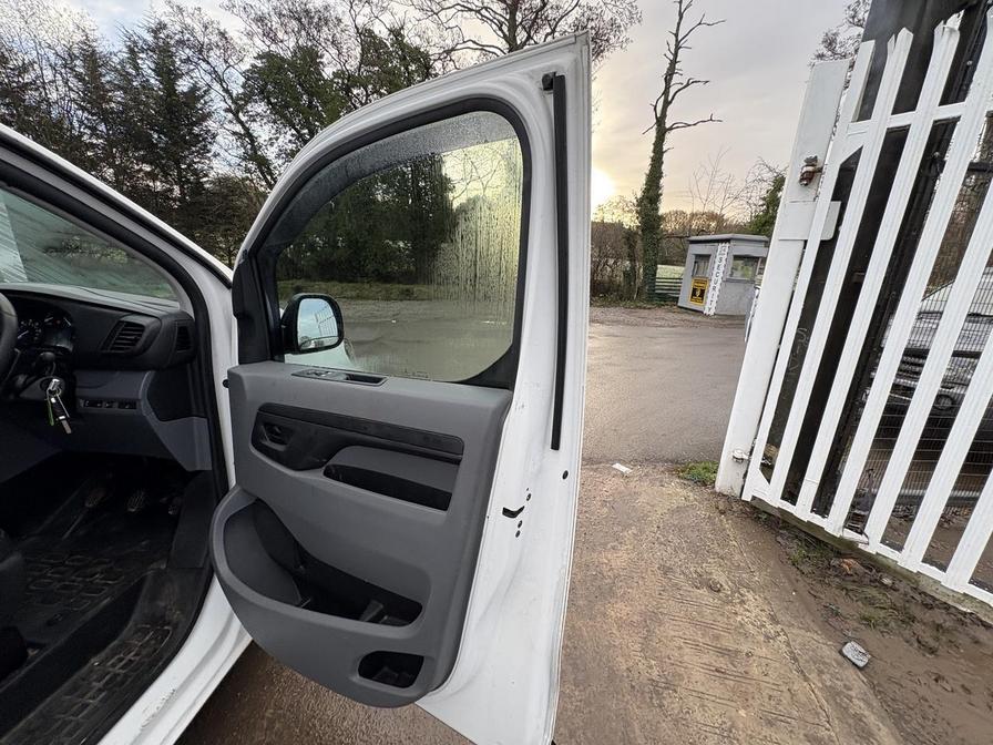 2020 Vauxhall Vivaro – Model: Vivaro 2700 Edition S/S – BD70FTU