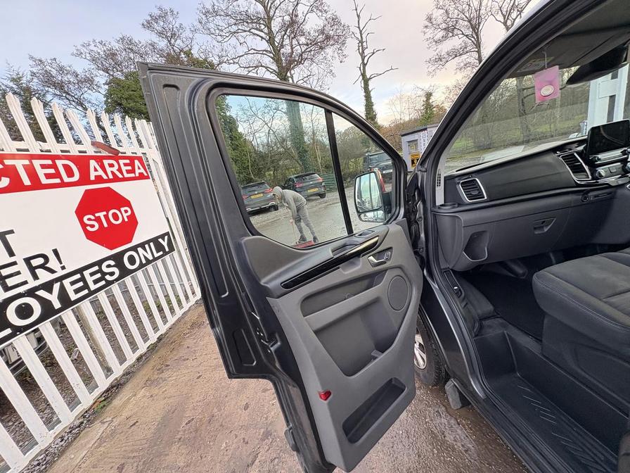 2018 Ford Transit Custom – Model: Transit Custom 300 Limited – P13HFE /YV68AJO