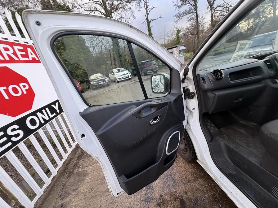 2017 Vauxhall Vivaro – Model: Vivaro 2700 Sport CDTi BT S/S – FP67ONU