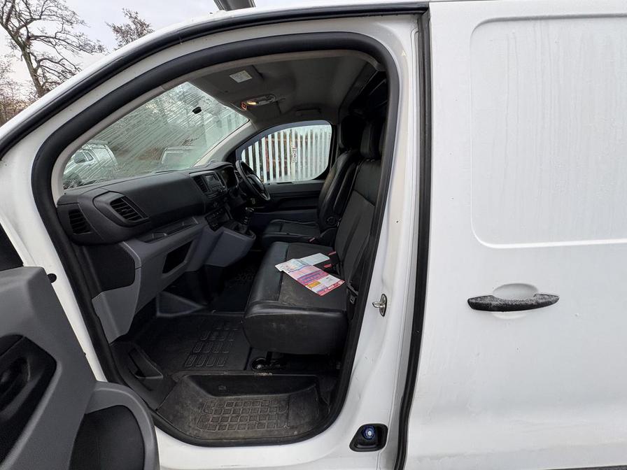 2020 Vauxhall Vivaro – Model: Vivaro 2700 Edition S/S – BD70FTU