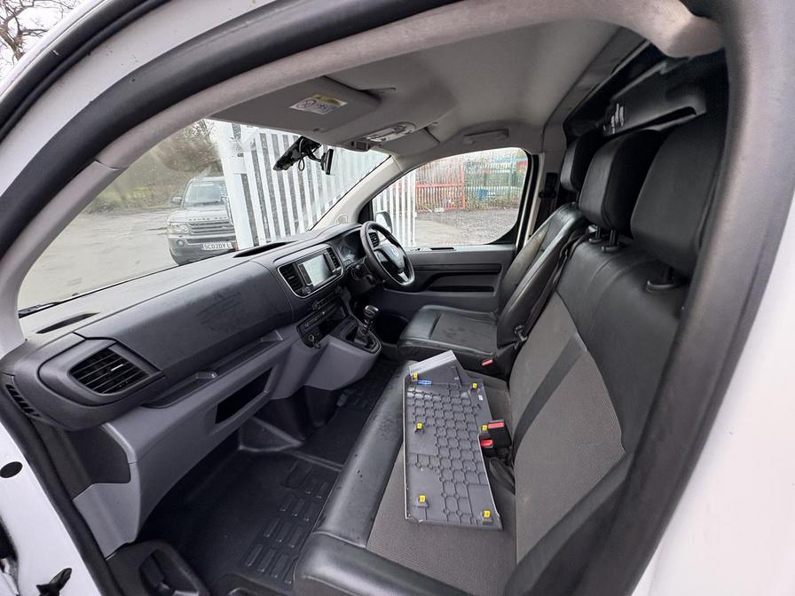 2021 Vauxhall Vivaro – Model: Vivaro 2900 Dynamic S/S – DL21ZUD
