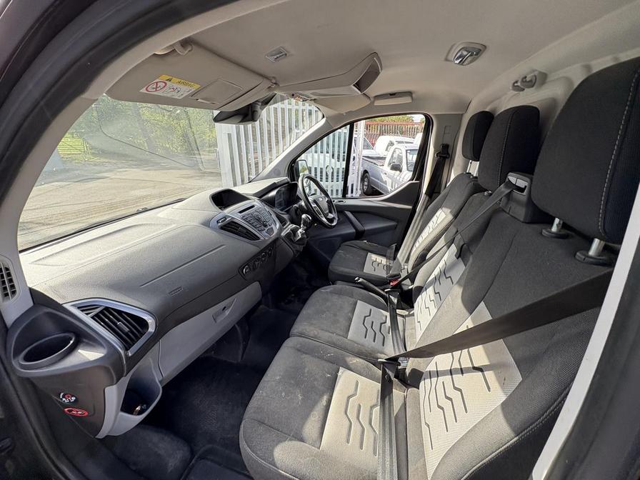 2016 Ford Transit Custom – Model: Transit Custom 270 Limited – YT66URG