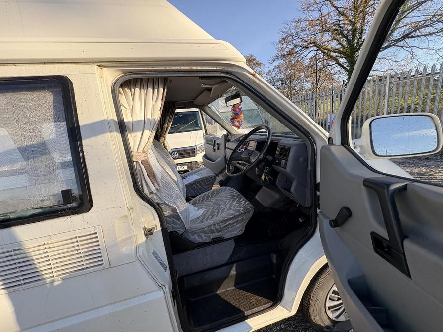 1992 Volkswagen Transporter – Model: Transporter 62 P SWB – J296DYC