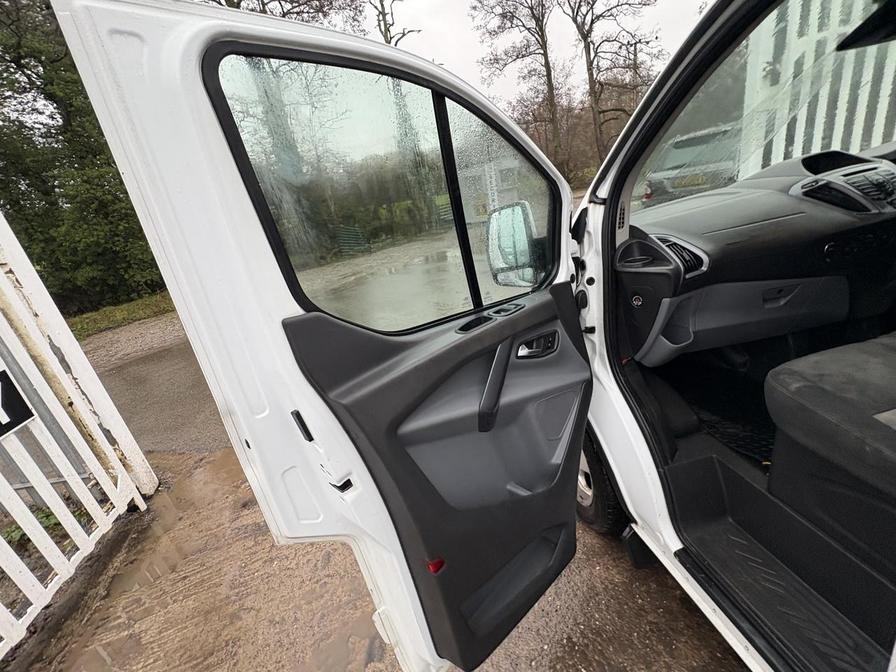 2017 Ford Transit Custom – Model: Transit Custom 290 Limited – AY67OAU