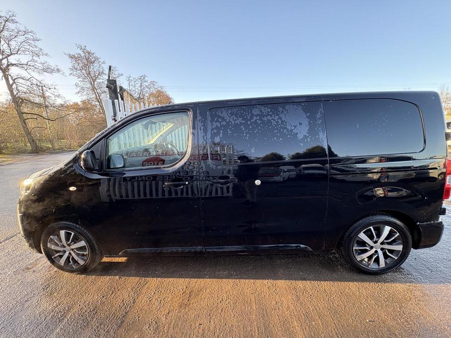 2017 Toyota Proace – Model: Proace Comfort TSS – B13KDR/LP17XFW