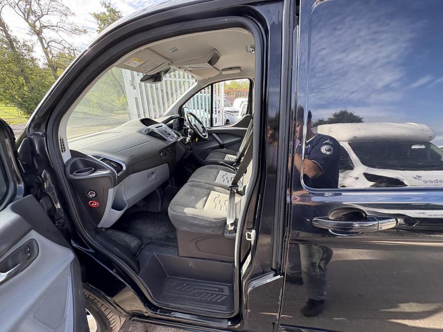 2016 Ford Transit Custom – Model: Transit Custom 270 Limited – YT66URG