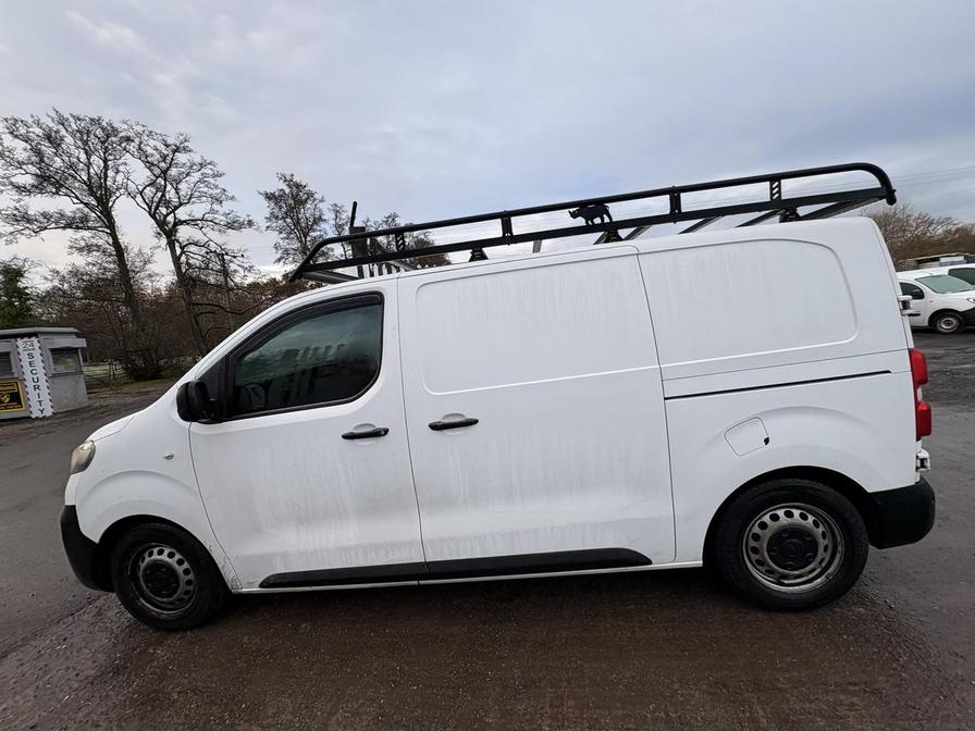 2020 Vauxhall Vivaro – Model: Vivaro 2700 Edition S/S – BD70FTU
