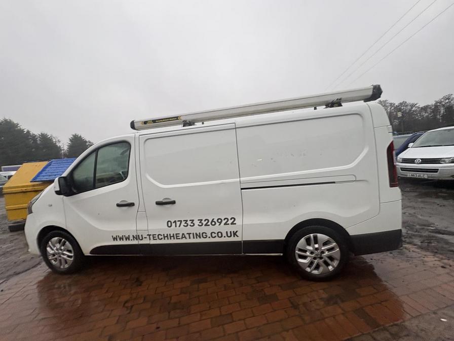 2017 Renault Trafic – Model: Trafic LL29 Sport Nav Energy dCi – AE67VVP