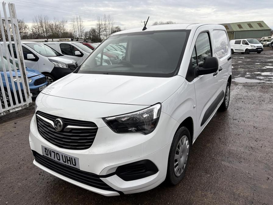 2020 Vauxhall Combo – Model: Combo 2300 Sportive S/S – DV70UHU