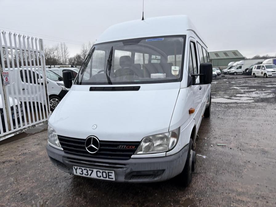 2001 Mercedes-Benz Sprinter – Model: Sprinter 411 CDI – Y337COE