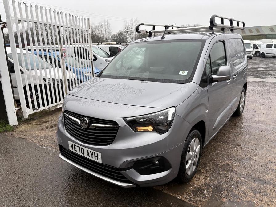 2020 Vauxhall Combo – Model: Combo 2000 LE Nav S/S – VE70AYH/M11AJL